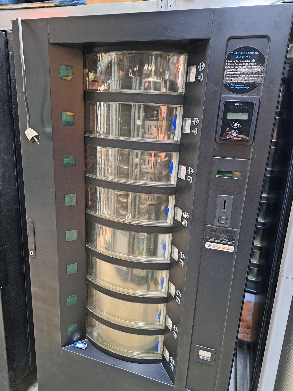 Fruit / zuivel automaat gekoeld met pin module, Ophalen