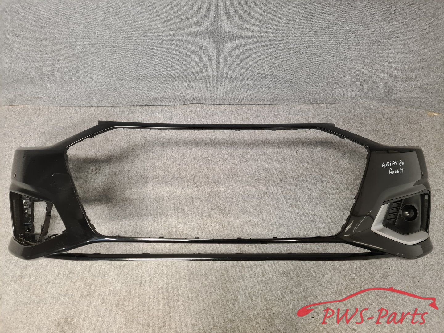 AUDI A4 B9 8W FACELIFT VOORBUMPER ORIGINEEL, Gebruikt, -, Voor, -