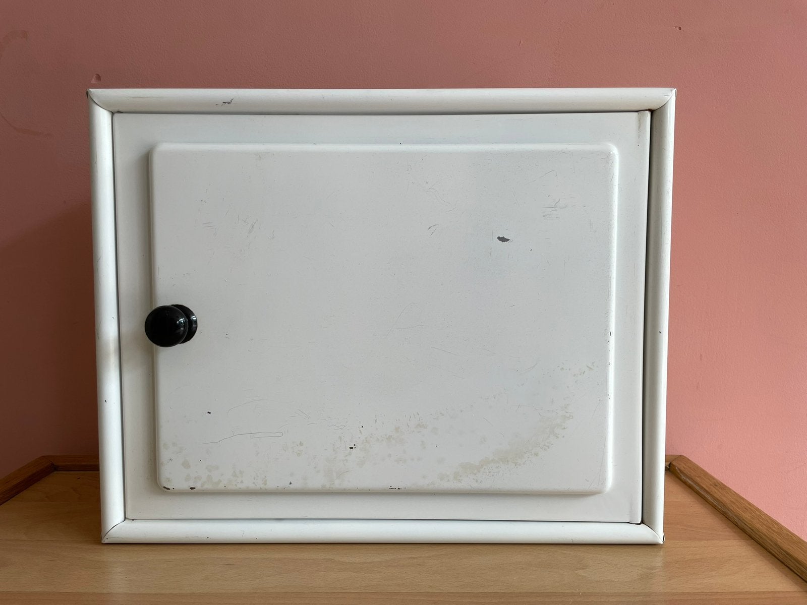 Vintage Wit Metalen Medicijnkastje met Plankje, Ophalen of Verzenden, Gebruikt