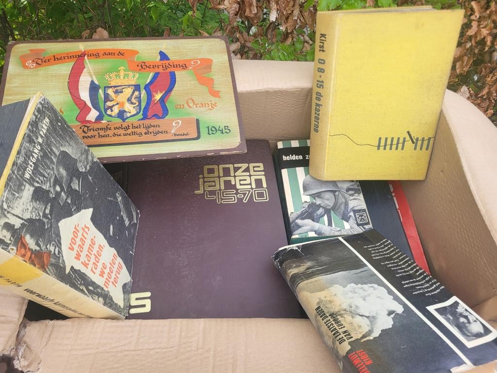 Diverse boeken over de 2e WO en bevrijding., Ophalen