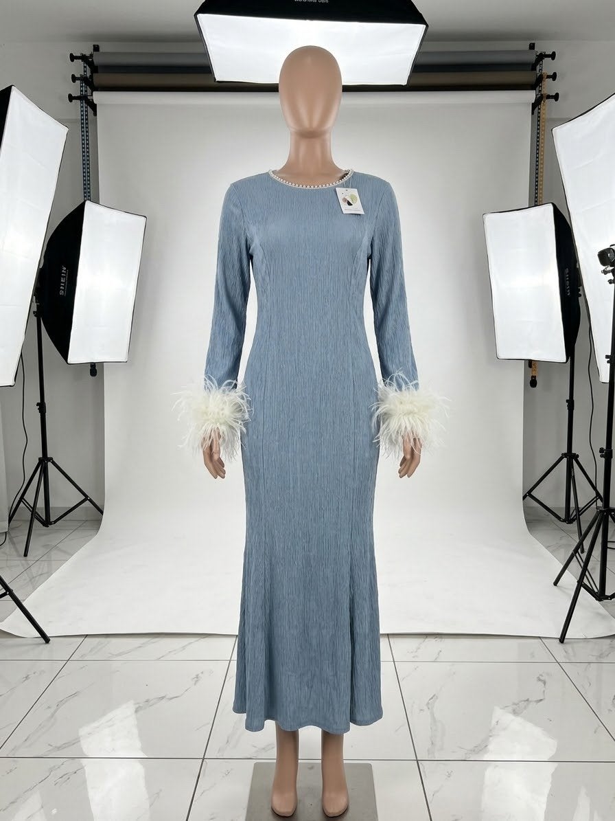 Elegante Lichtblauwe Jurk met Parelmoer en Veren Details, Kleding | Dames, Blauw, Nieuw, Ophalen of Verzenden, Maat 36 (S)