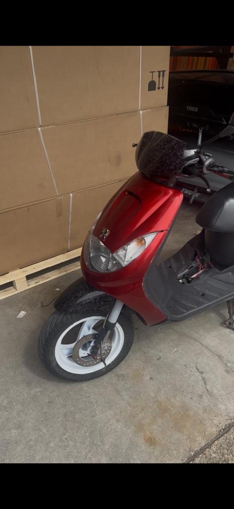 Peugeot Vivacity Scooter - Rood, Fietsen en Brommers, Scooters | Peugeot, Zo goed als nieuw, Vivacity, Maximaal 45 km/u, Benzine
