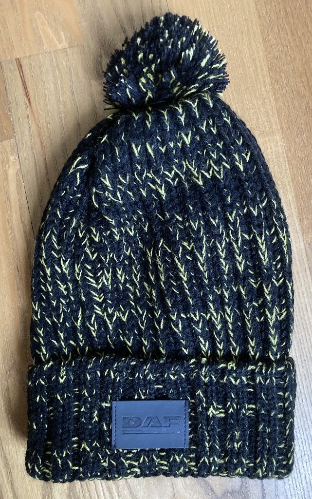DAF Muts gebreid met pompon zwart/geel nieuw, Kleding | Heren, Ophalen of Verzenden, Nieuw, Overige maten, Muts