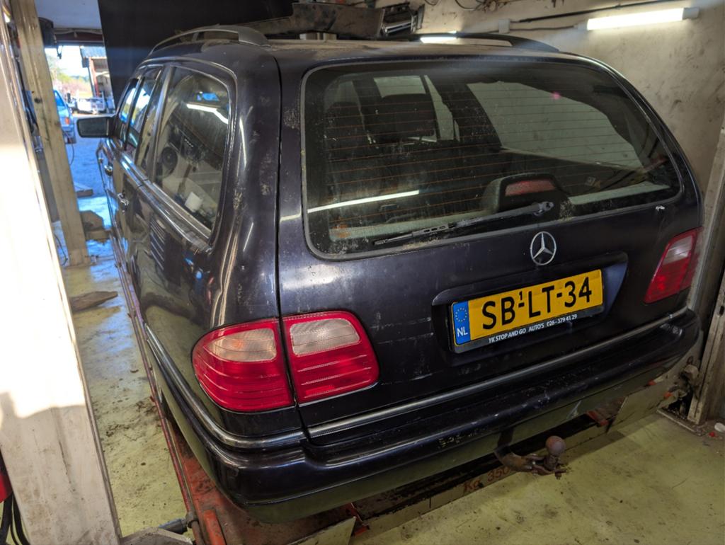 Mercedes w210 avantgarde station in onderdelen, Ophalen