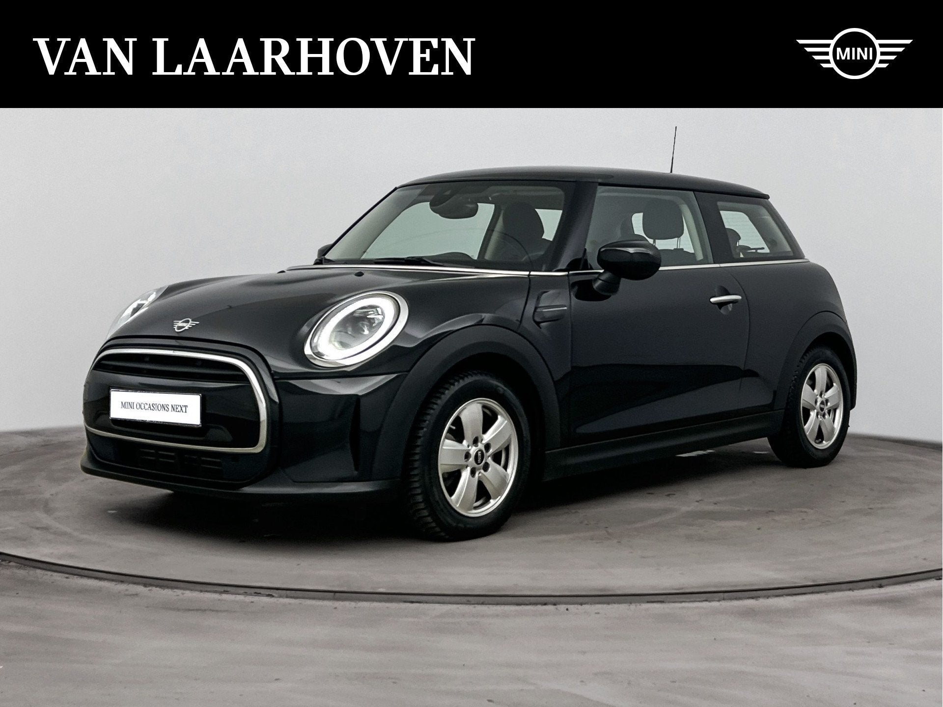 MINI Hatchback Cooper Essential Automaat / Cruise Control /, Auto's, Mini, Gebruikt, Met garantie (alle), 4 stoelen, Origineel Nederlands