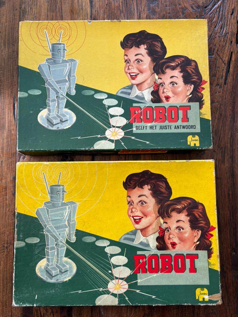 2 verschillende versies van Robot (Jumbo spel) uit jaren ‘50, Ophalen of Verzenden, Gebruikt