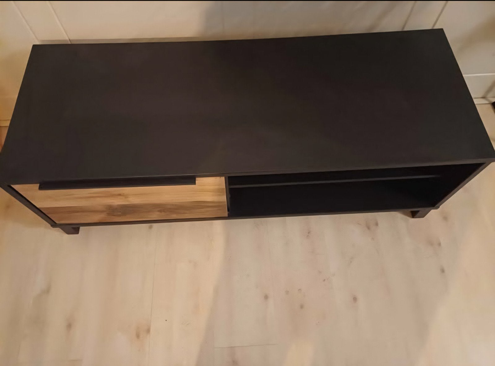 Tv kast, Ophalen