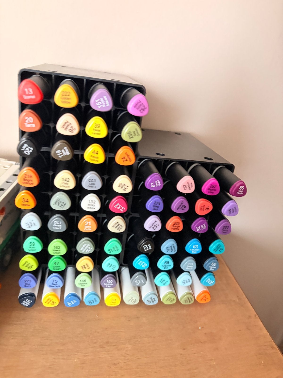 Grote set alcohol markers met opbergstandaards, Ophalen, Gebruikt, Potlood of Stift