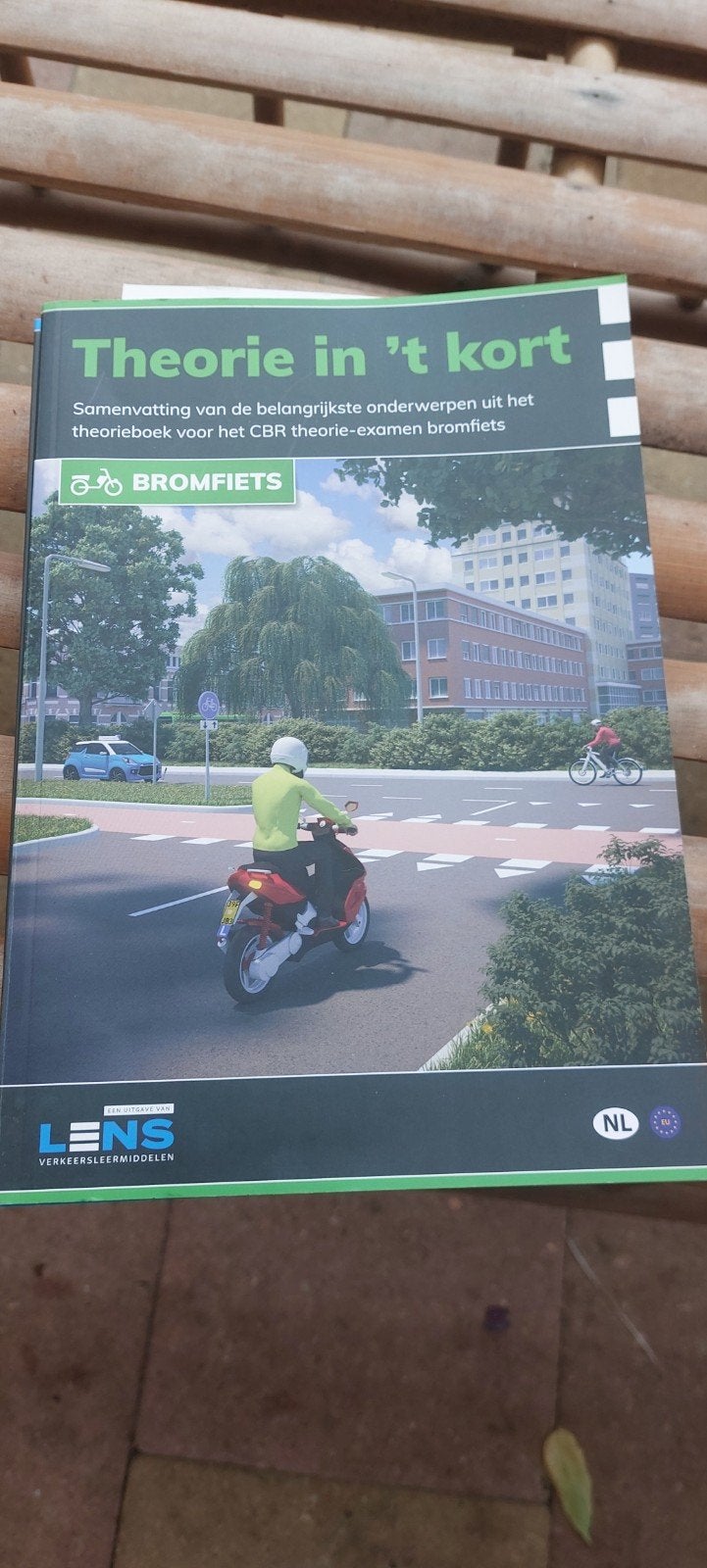 Bromfiets Theorie in 't Kort - CBR Examen Samenvatting, Boeken, Studieboeken en Cursussen, Zo goed als nieuw, Overige niveaus
