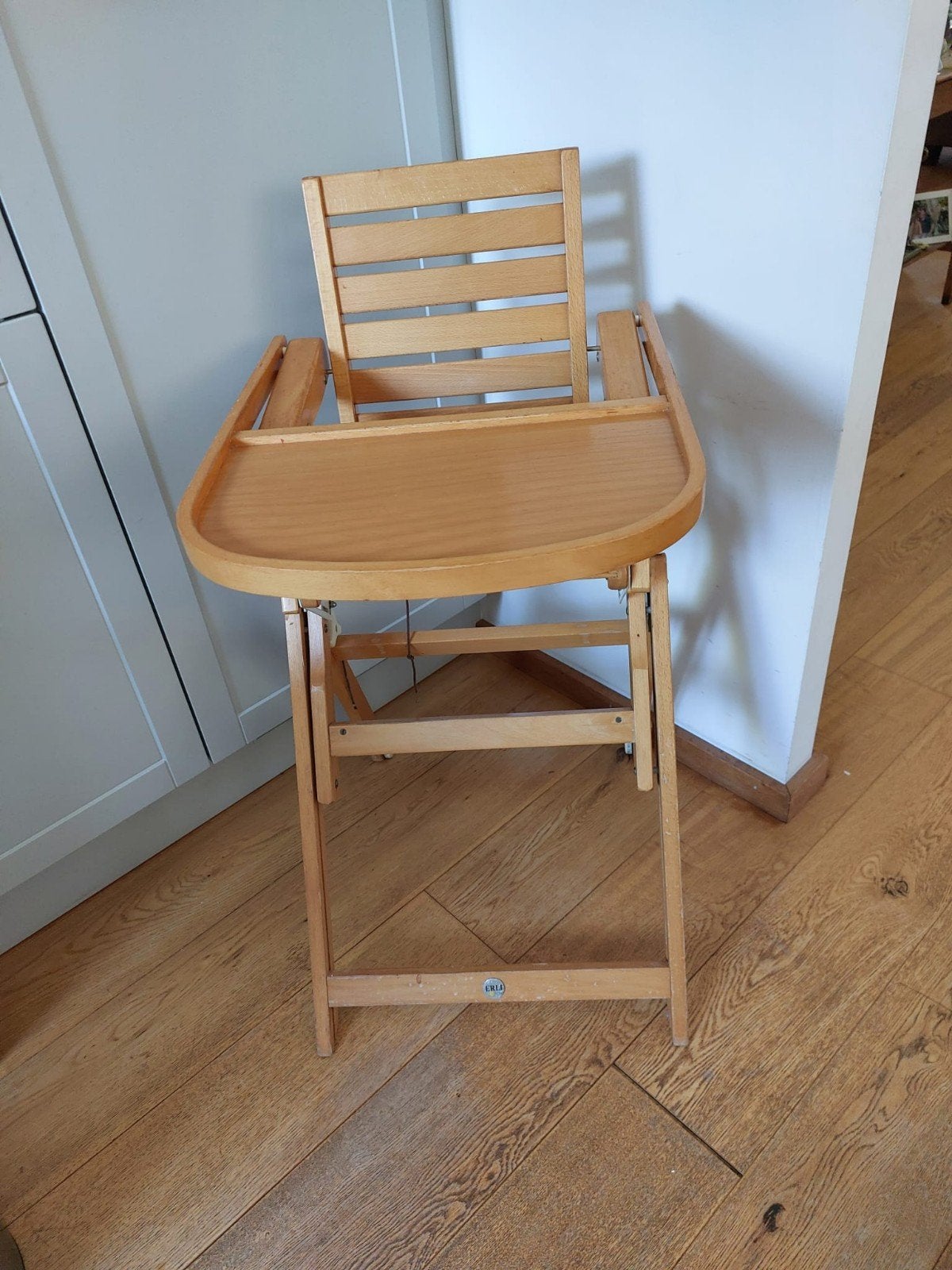 Houten kinderstoel met eetblad - inklapbaar, Kinderen en Baby's, Ophalen of Verzenden, Nieuw, Inklapstoel
