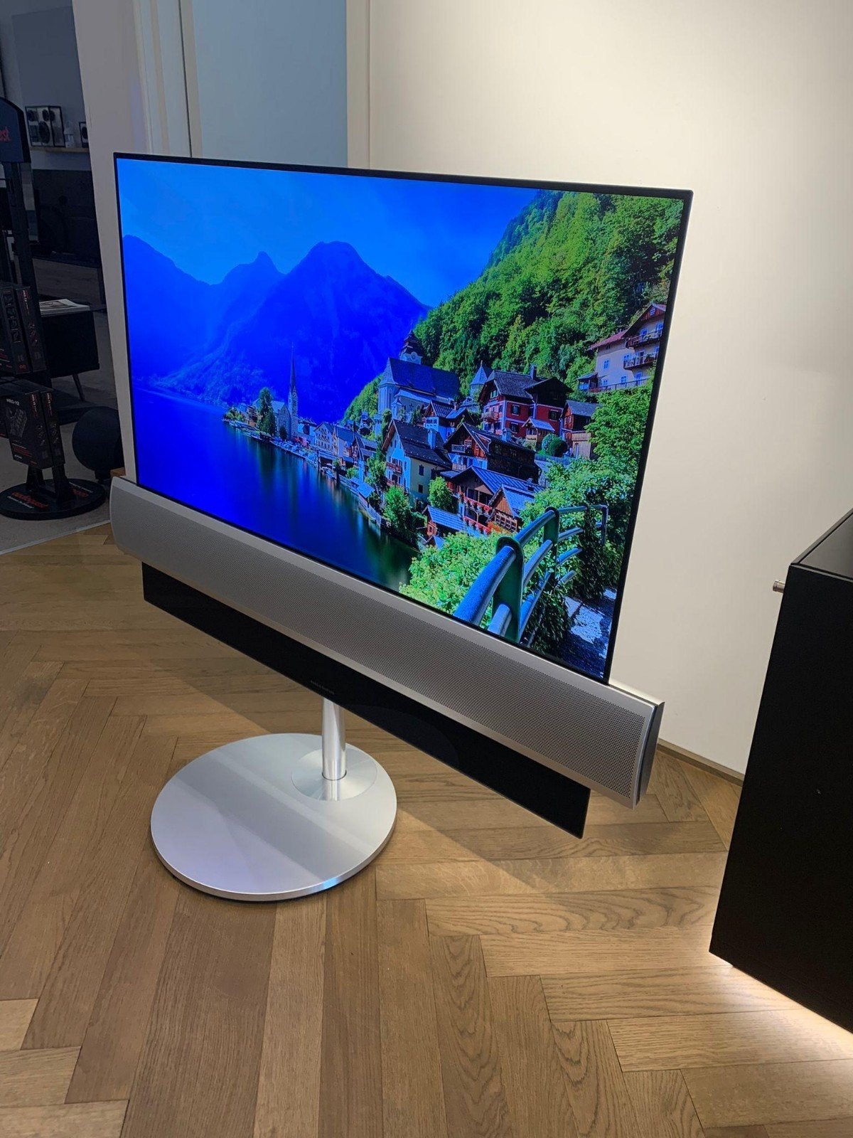 Bang & Olufsen BeoVision Eclipse  Motor Vloerstandaard