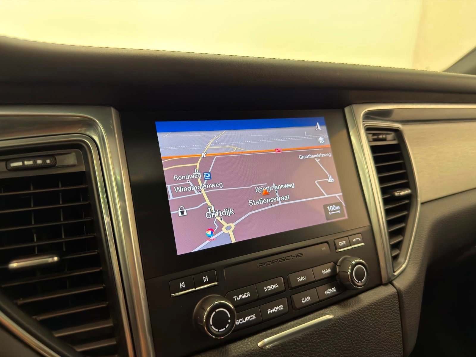 Foto 15 van Porsche Macan 3.0 GTS / Pano / Luchtvering / Trekhaak