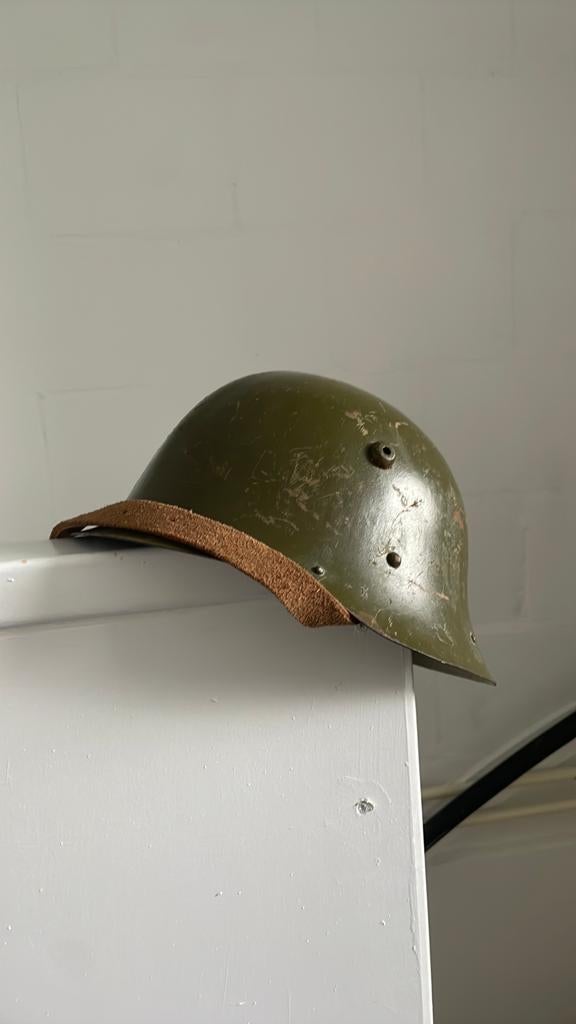 Bulgaarse helm m36, Verzamelen, Ophalen of Verzenden, Nederland, Helm of Baret