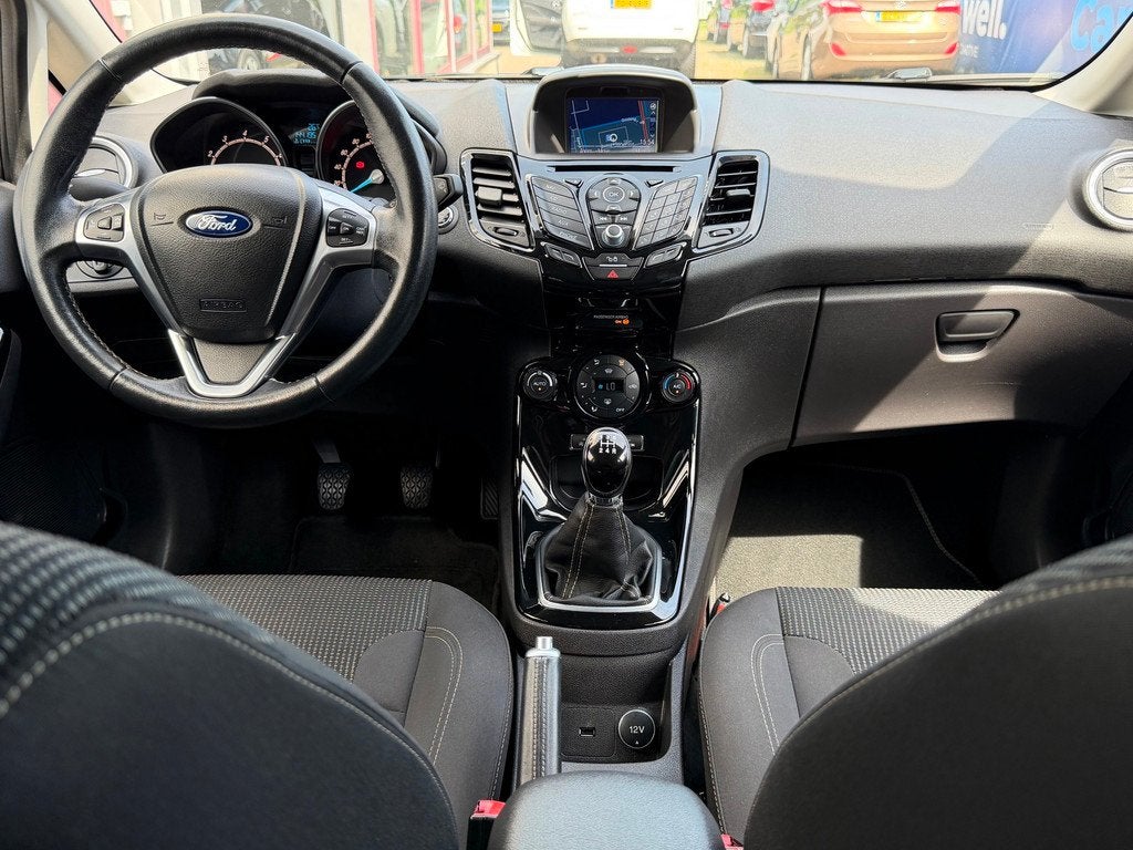 Ford Fiesta 1.0 EcoBoost Titanium |NieuweAPK|RecentBeurtGeha, Voorwielaandrijving, 23 km/l, Origineel Nederlands, Handgeschakeld