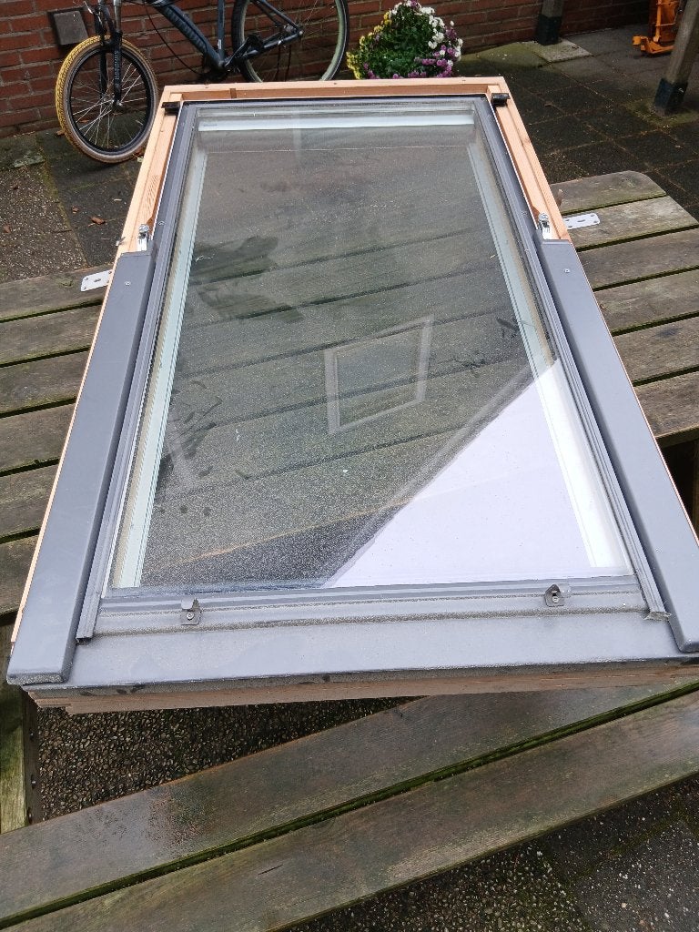 Gebruikt Velux dakraam GGL M08 3059, Ophalen, Gebruikt, Minder dan 80 cm, 120 tot 160 cm
