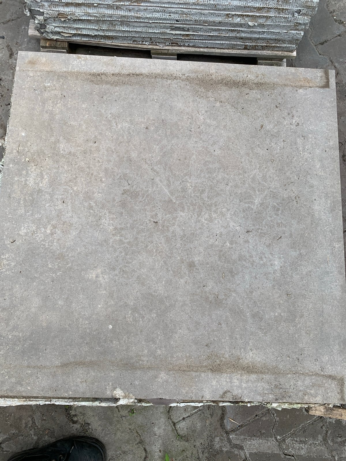 7 Keramische Tegels 90x90x3 Grijs Taupe B-keus 5,67 m2, Tuin en Terras, Tegels en Klinkers, Ophalen, Gebruikt, Keramiek, 5 tot 10 m²