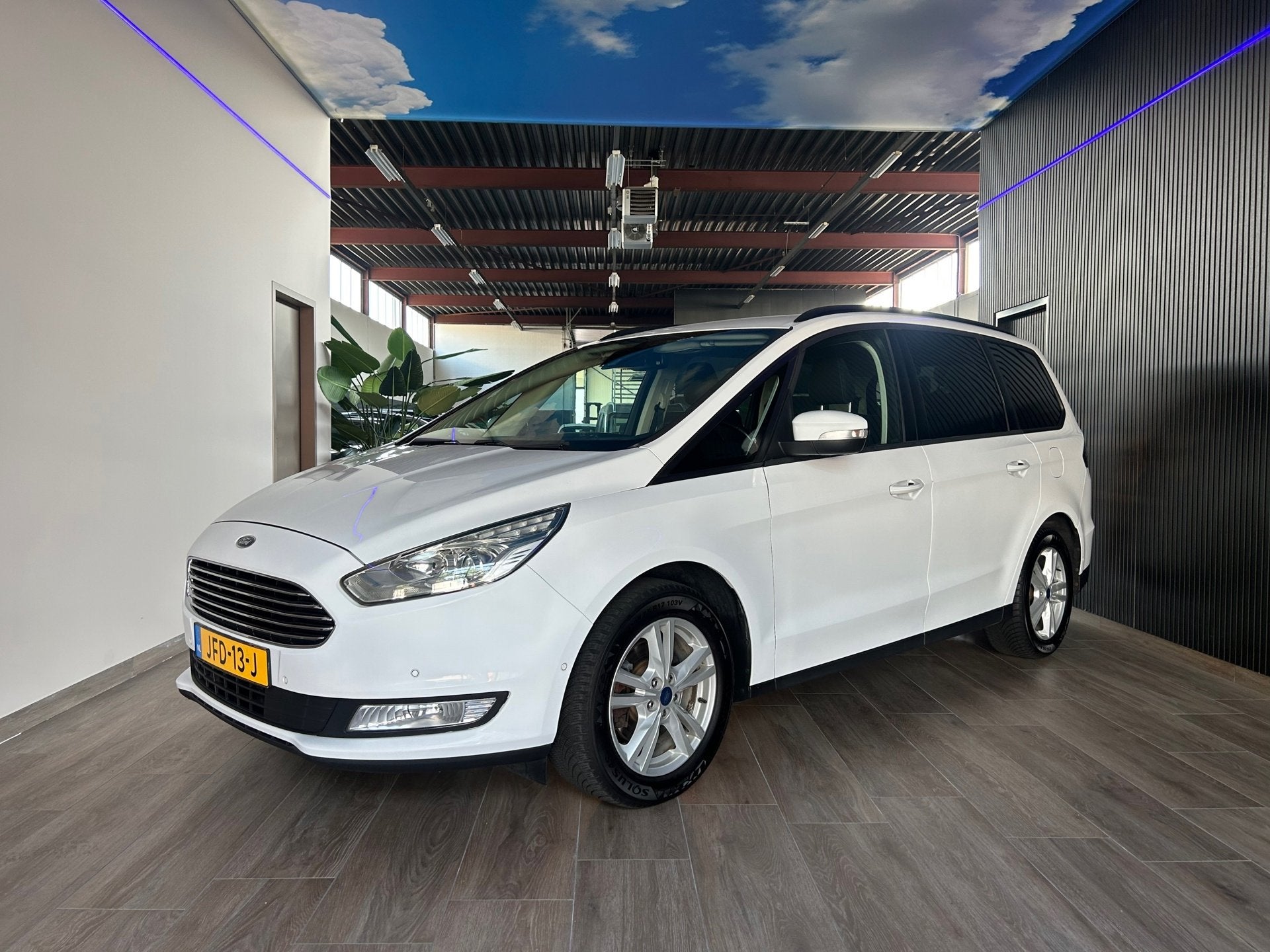 Ford GALAXY 1.5 titanium, zeer nette 7 persoons, mooie optie, Auto's, Ford, 4 cilinders, 7 stoelen, Wit, Bedrijf
