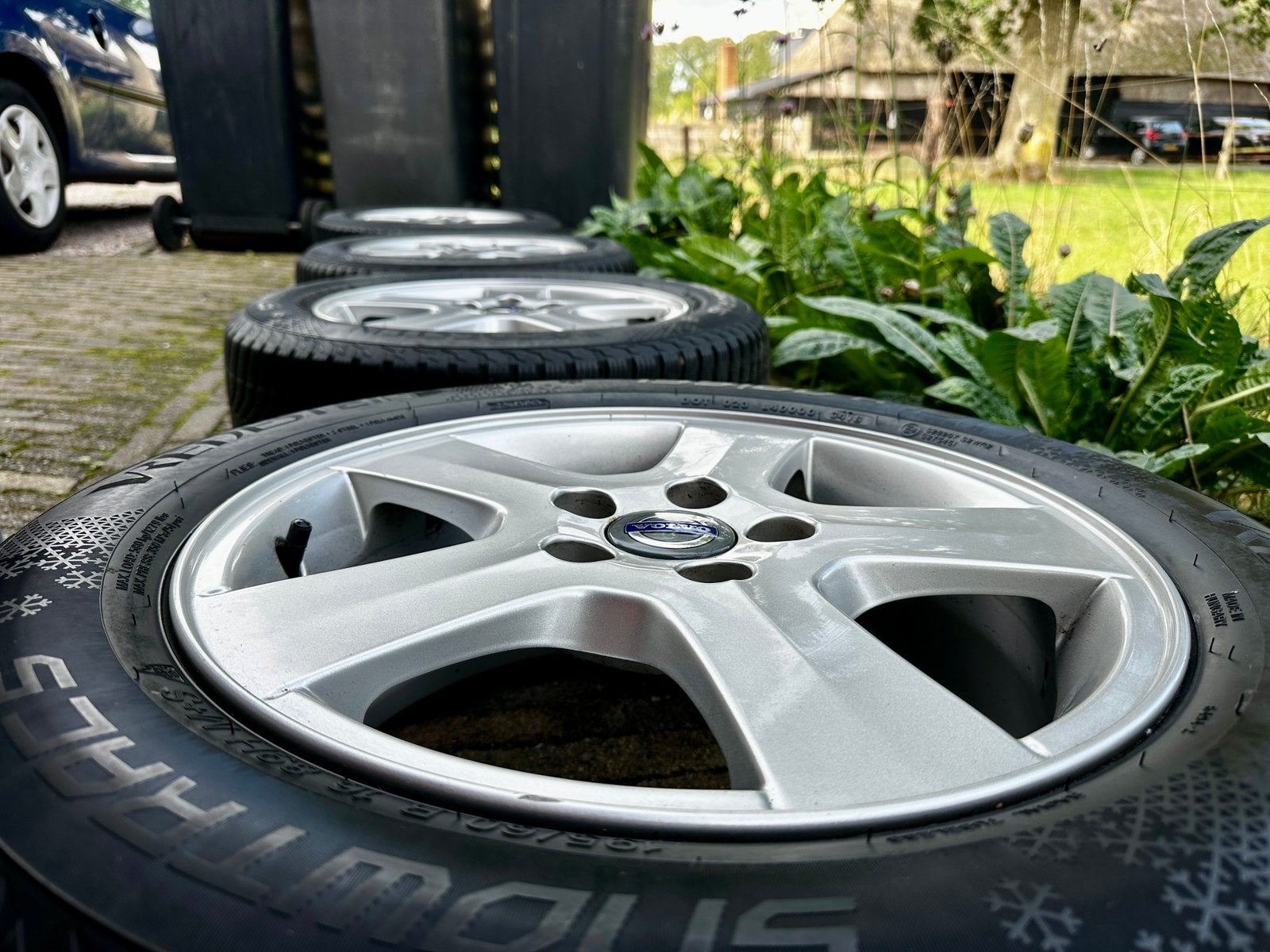 Vredestein 195/60/R16 Winterbanden met mooie Volvo velgen, Ophalen, Gebruikt, 16 inch, Banden en Velgen