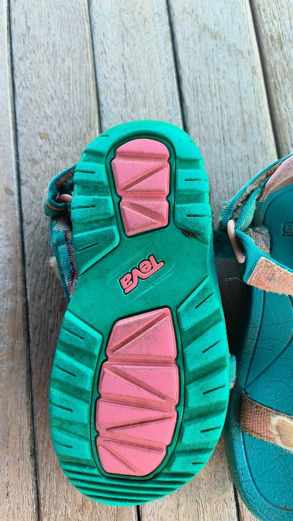 Teva sandaal maat 26, Jongen of Meisje, Overige typen, Zo goed als nieuw, Teva