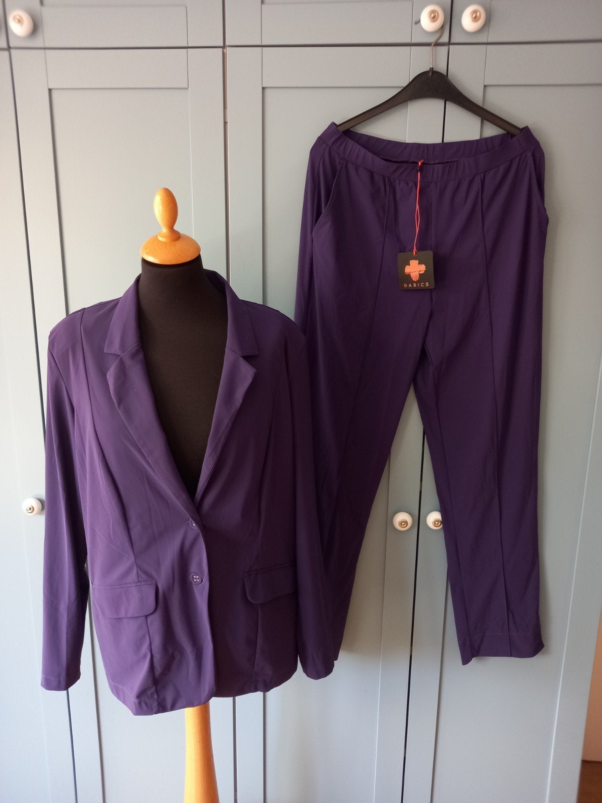 Paars pak plus basics maat 46.travelstof., Kleding | Dames, Grote Maten, Ophalen of Verzenden, Zo goed als nieuw, Paars, Broek of Spijkerbroek