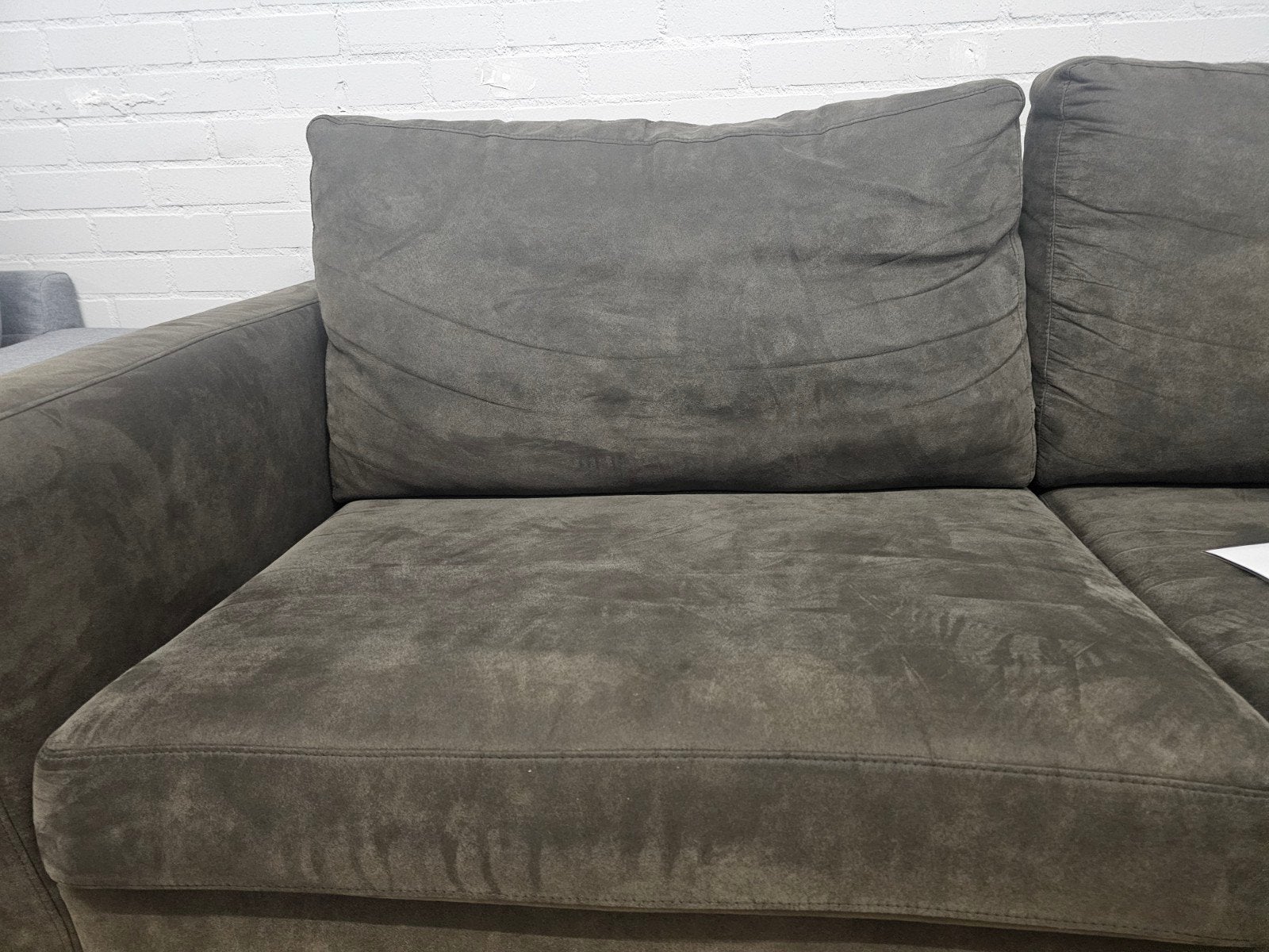ruime 3 zits bank - Microvezel - Collin, Huis en Inrichting, Ophalen, Home Friesland, Zo goed als nieuw, Info@homefriesland.nl