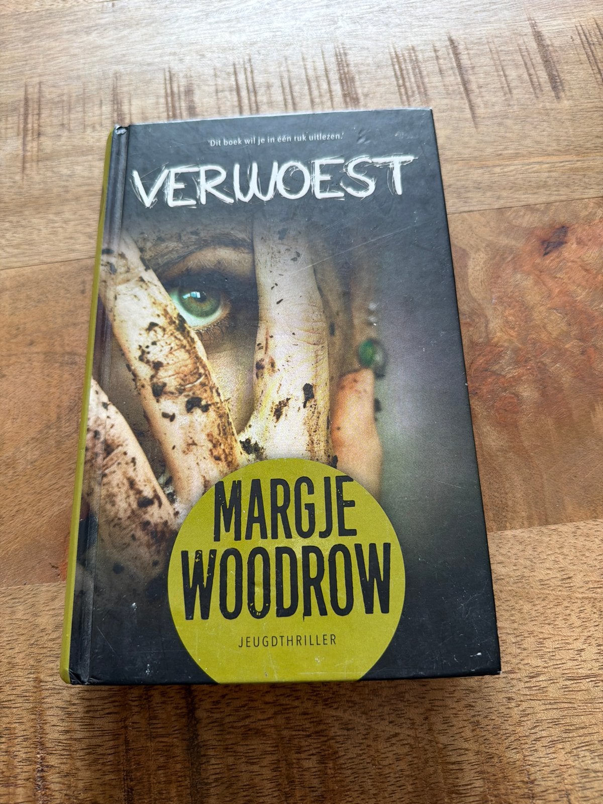 Verwoest - Margje Woodrow (Jeugdthriller), Ophalen of Verzenden, Zo goed als nieuw, Nederland