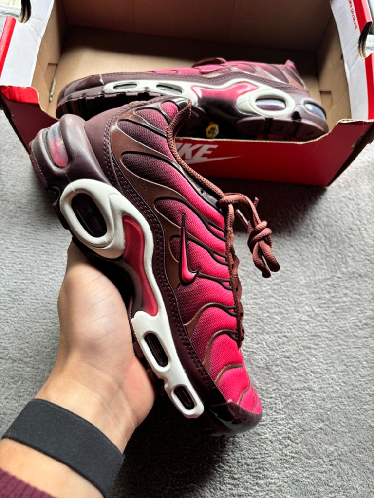 Nike air max plus tn burgundy crush - maat 40 - nieuw, J, Nieuw, Ophalen of Verzenden, Sneakers of Gympen