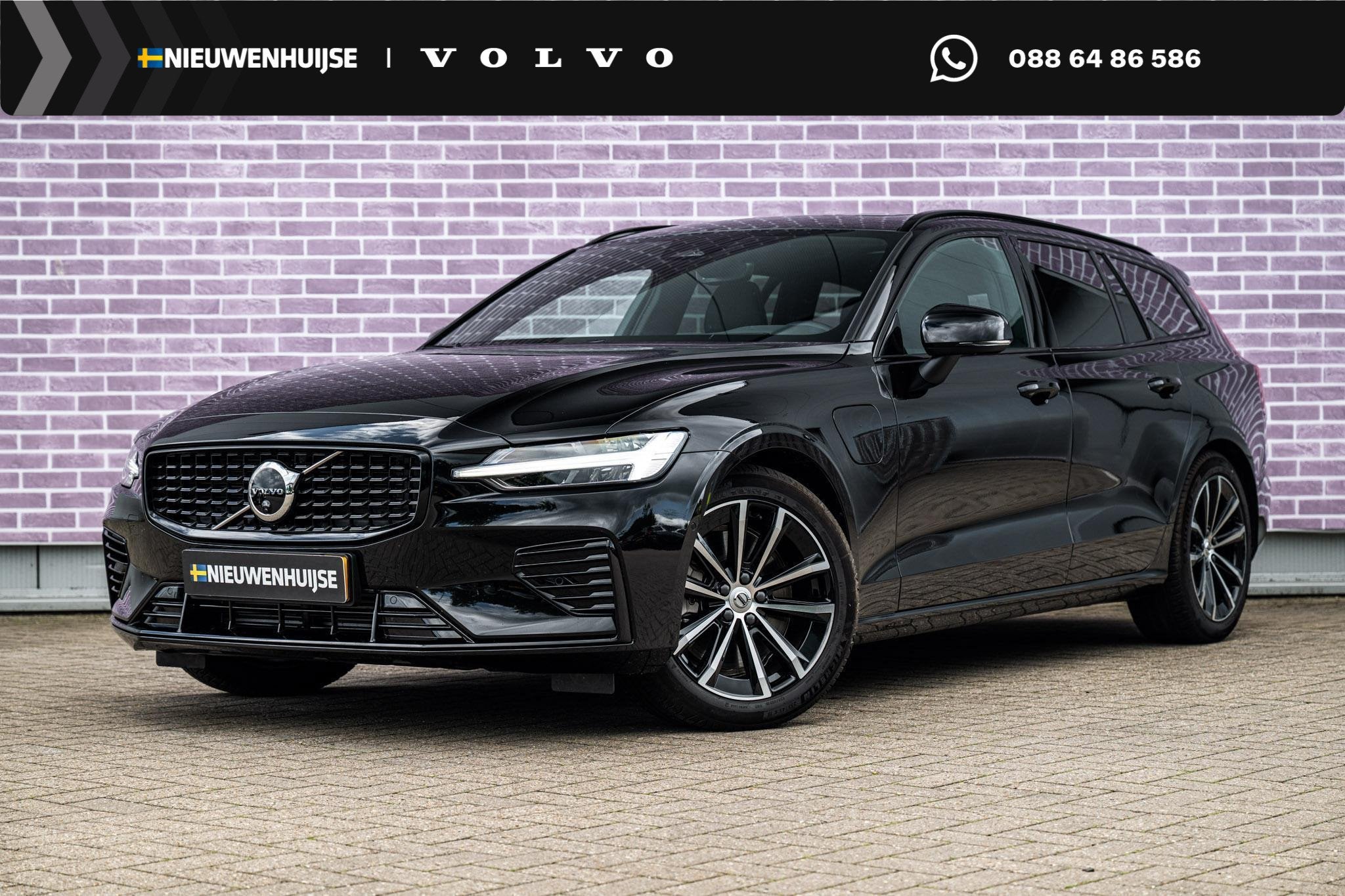 Volvo V60 T8 Plug-in Hybrid AWD Plus Dark | PHEV Long Range, Stof, Gebruikt, Euro 6, 4 cilinders