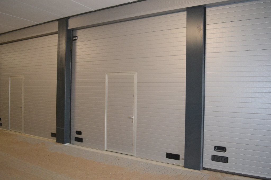 Garagebox / opslagbox, 24 m2, Dordrecht, met eigen urinoir!