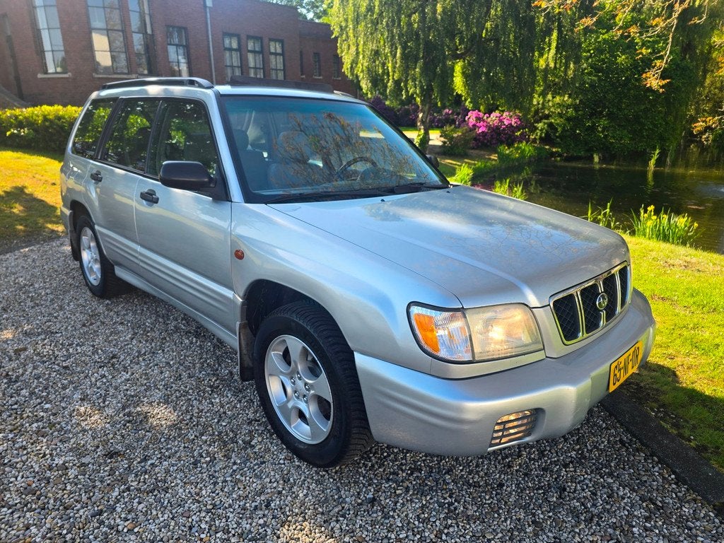 Subaru FORESTER 2.5 automaat Airco trekhaak Amerikaanse uitv, Gebruikt, Leder, Forester, 1470 kg