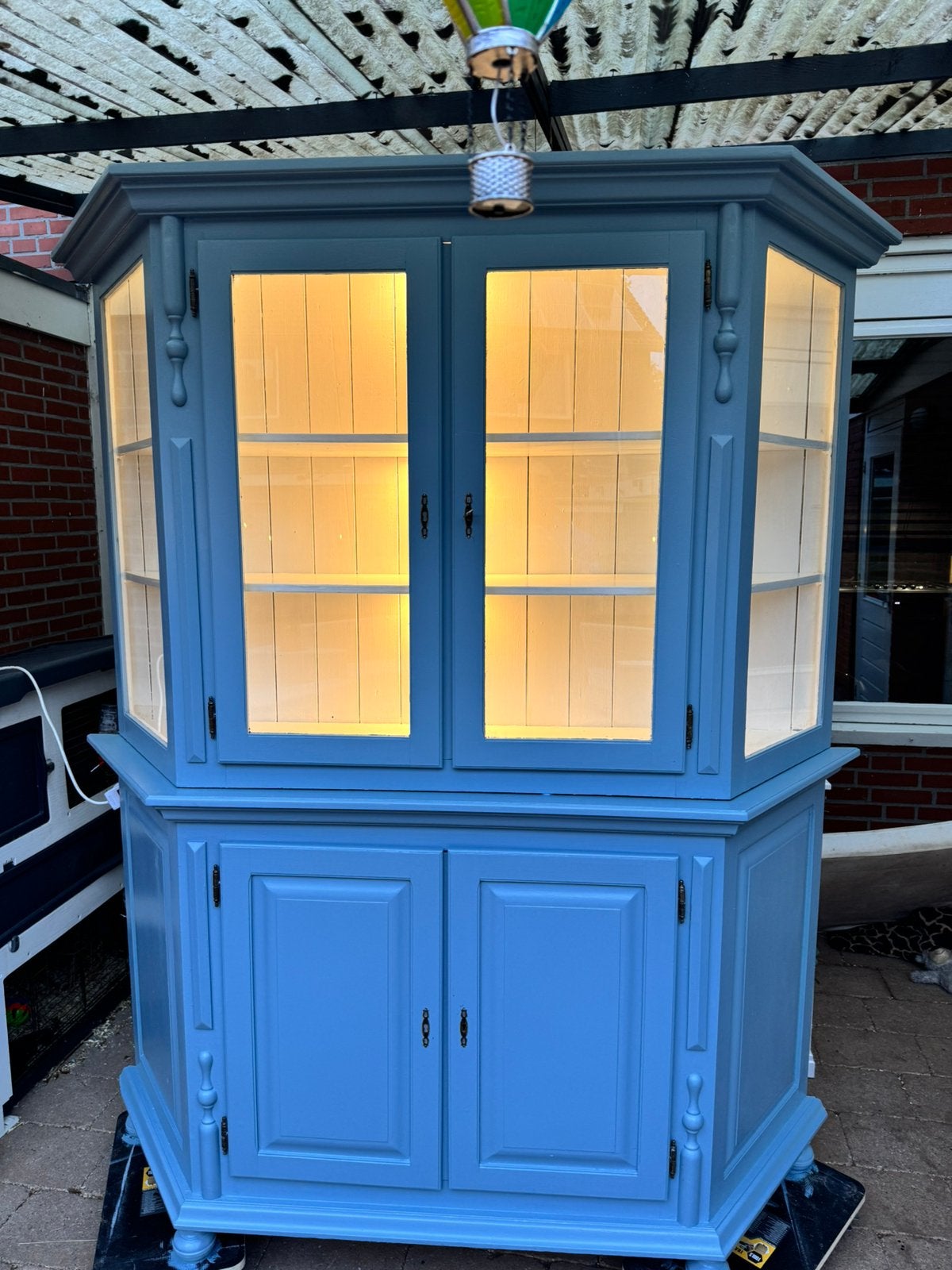 Buffetkast / servieskast, ledverlichting, nieuwe lak, Ophalen, Zo goed als nieuw, 25 tot 50 cm, 200 cm of meer
