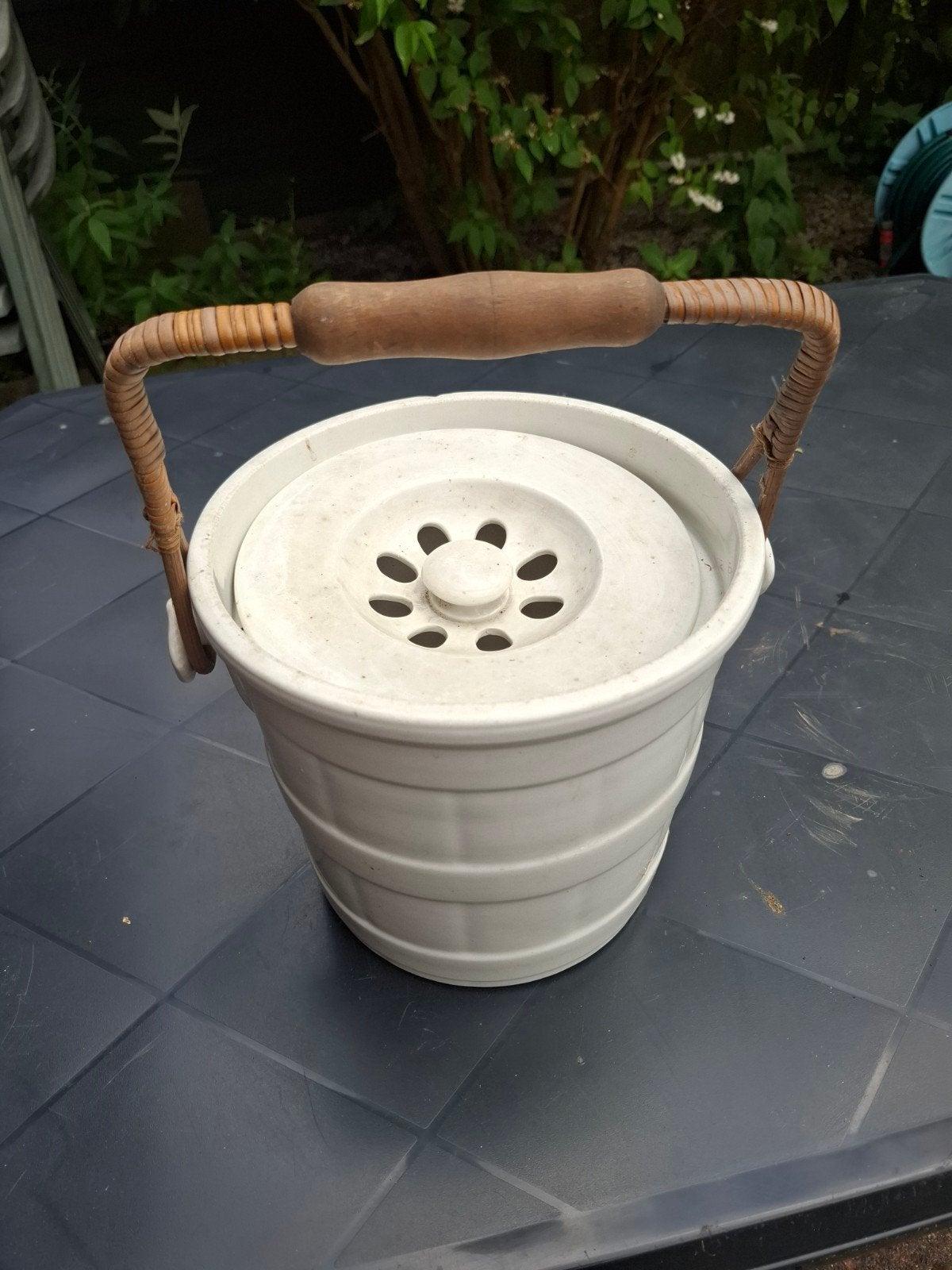 Vintage geglazuurde emmer met origineel handvat, Antiek en Kunst, Antiek | Emaille, Ophalen of Verzenden