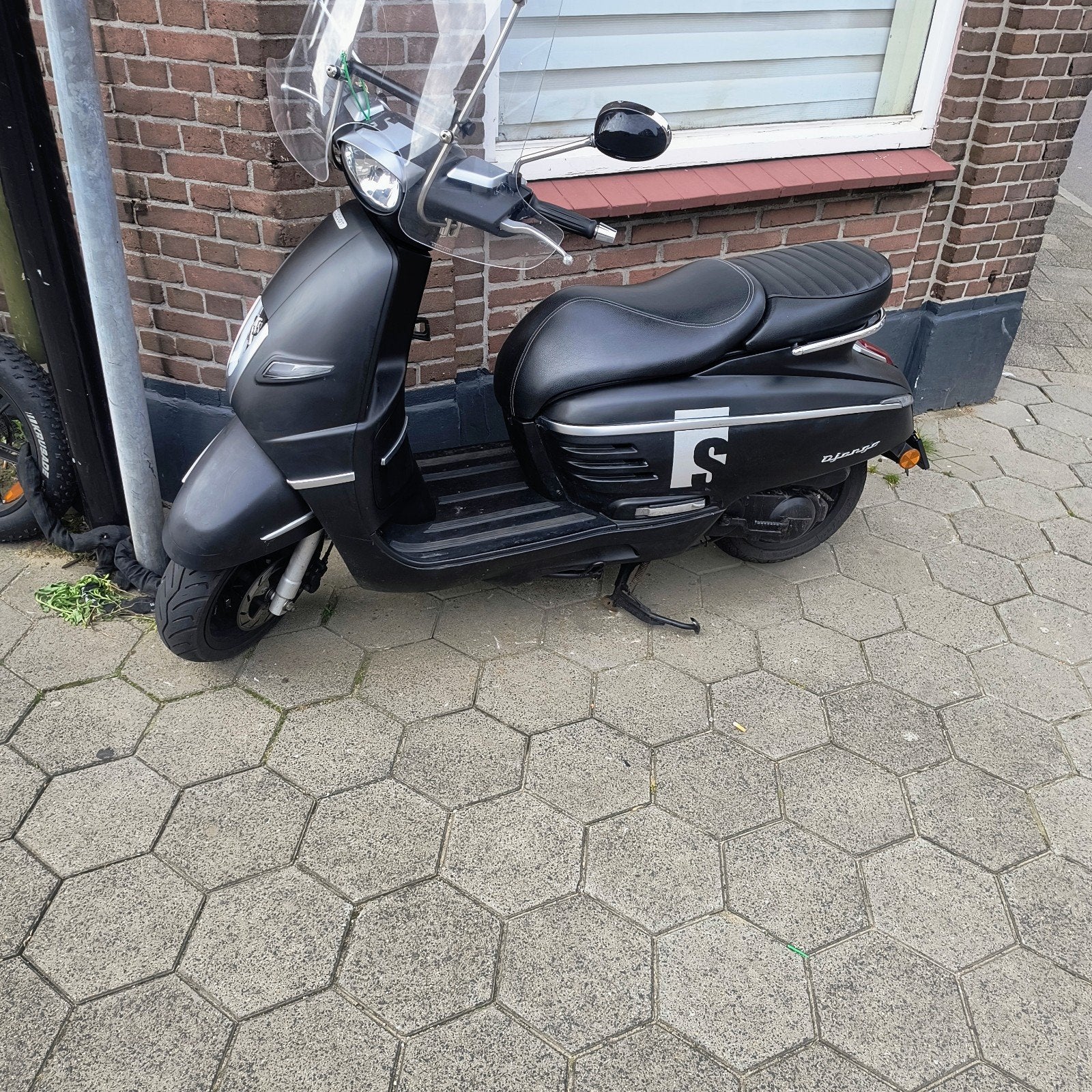 Peugeot Django Scooter - Mat Zwart., Ophalen, Zo goed als nieuw, Benzine, Overige modellen
