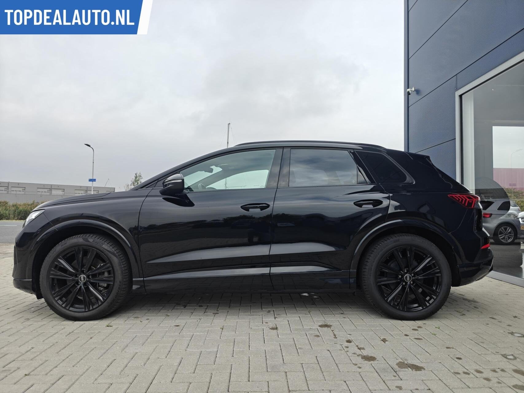 Audi Q4 e-tron 45 Black Edition 82 kWh Trekhk, Pano 94% SOH, Automaat, Achterwielaandrijving, Gebruikt, 82 kWh
