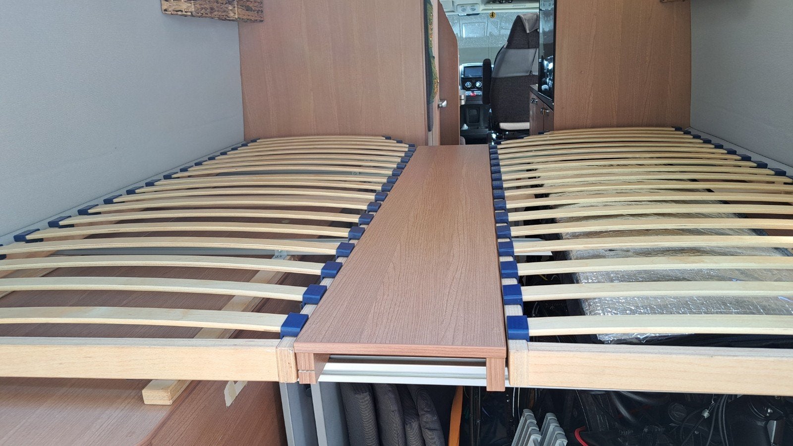 Lengtebedden voor Fiat Ducato Carabus (3 jaar oud), Ophalen, Zo goed als nieuw