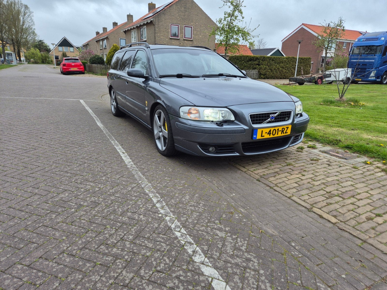 Volvo v70 r awd 300 pk, Auto's, 1800 kg, 2521 cc, 10 km/l, Stationwagon