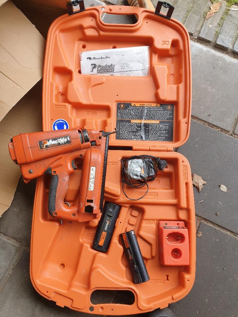 Paslode Tacker, Ophalen, Gebruikt