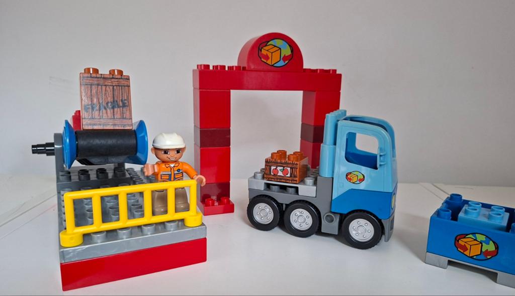 Duplo vrachtwagen met transportband, Inclusief minifiguren, Gebruikt, Overige thema's, Ophalen of Verzenden