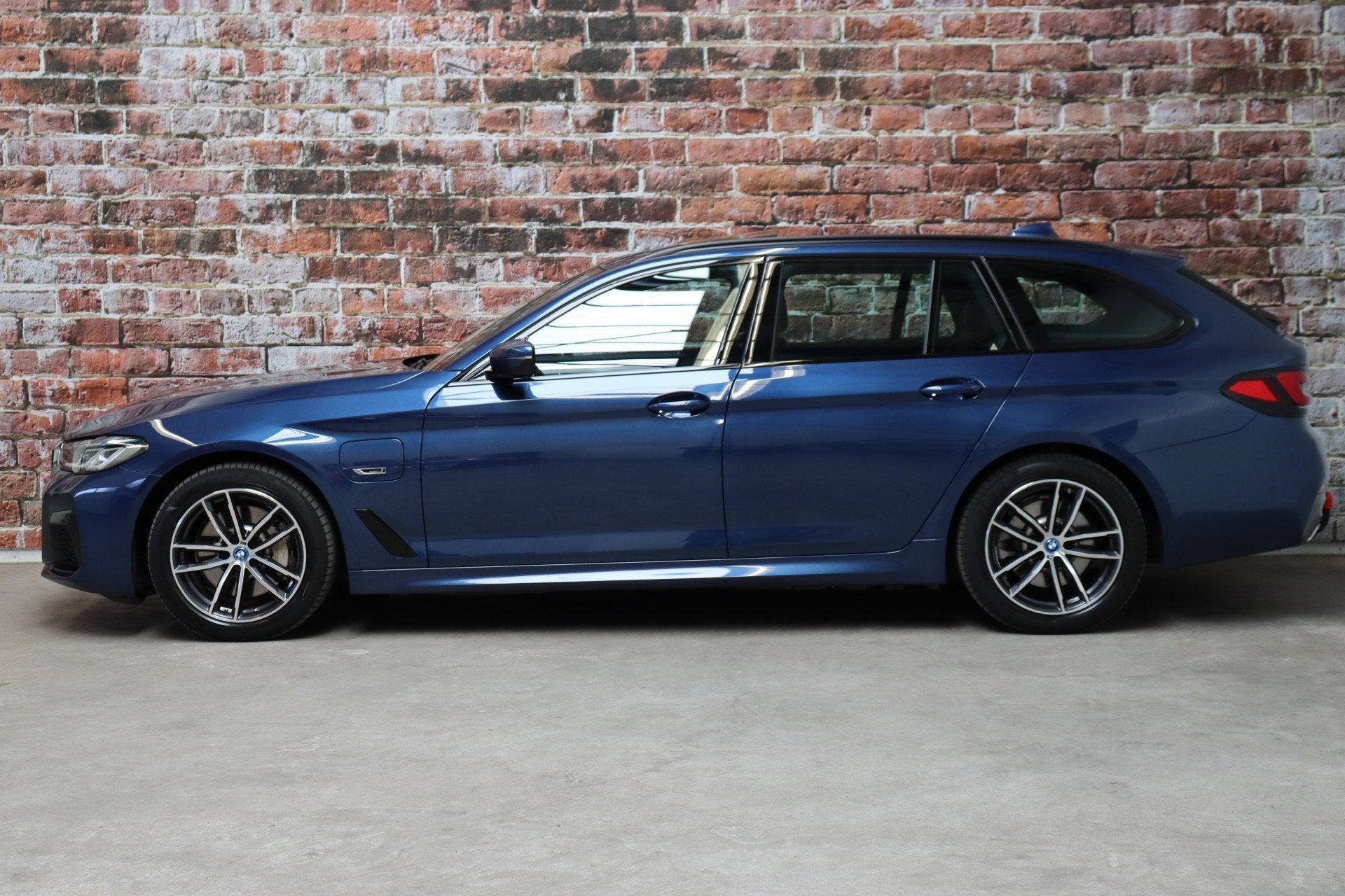 BMW 5 Serie Touring 530e High Executive M Sport Pakket Autom, Auto's, 1998 cc, Achterwielaandrijving, Gebruikt, 4 cilinders