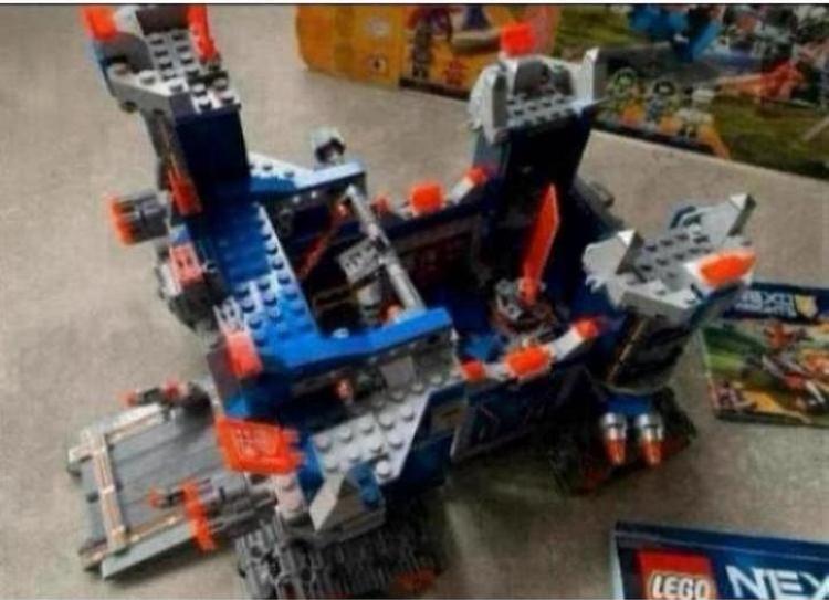 LEGO NEXO KNIGHTS -70317 - incl Originele doos/handl.ZGAN, Verzamelen, Transformers, G1, Ophalen of Verzenden, Zo goed als nieuw