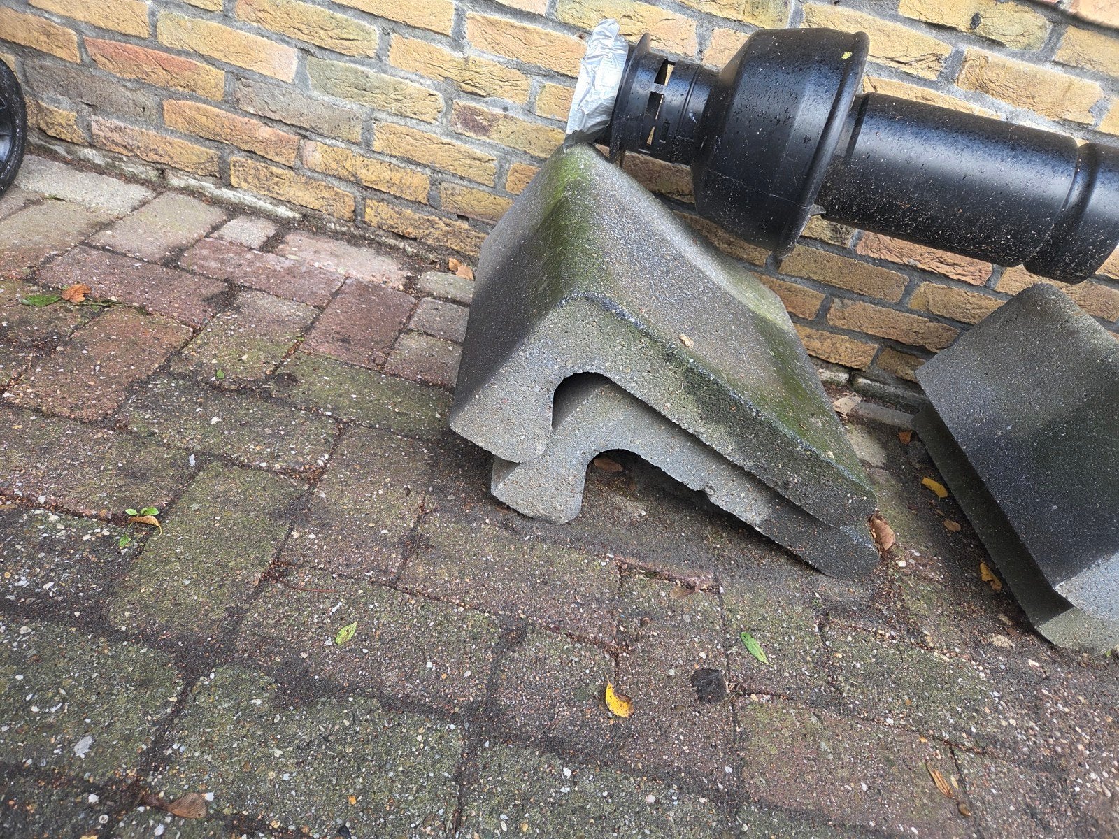 betonnen L elementen voor tuin of pad of trap. 4 stuks, Tuin en Terras, Ophalen, Gebruikt, Beton, Overige typen