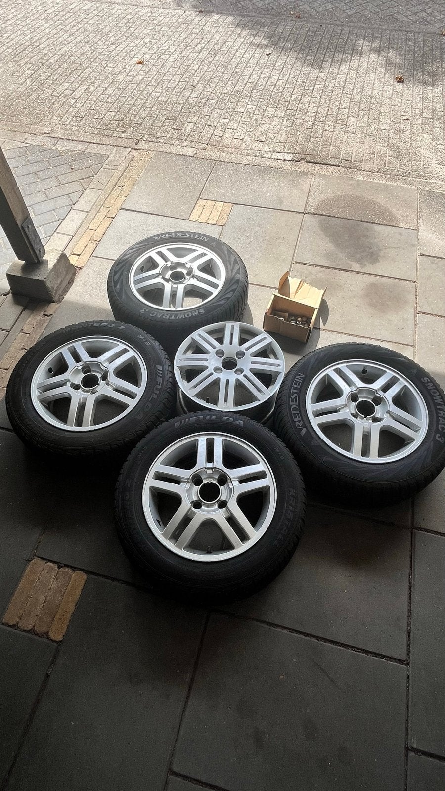 Set Winterbanden op Velg - 195/60R15, Ophalen, Gebruikt