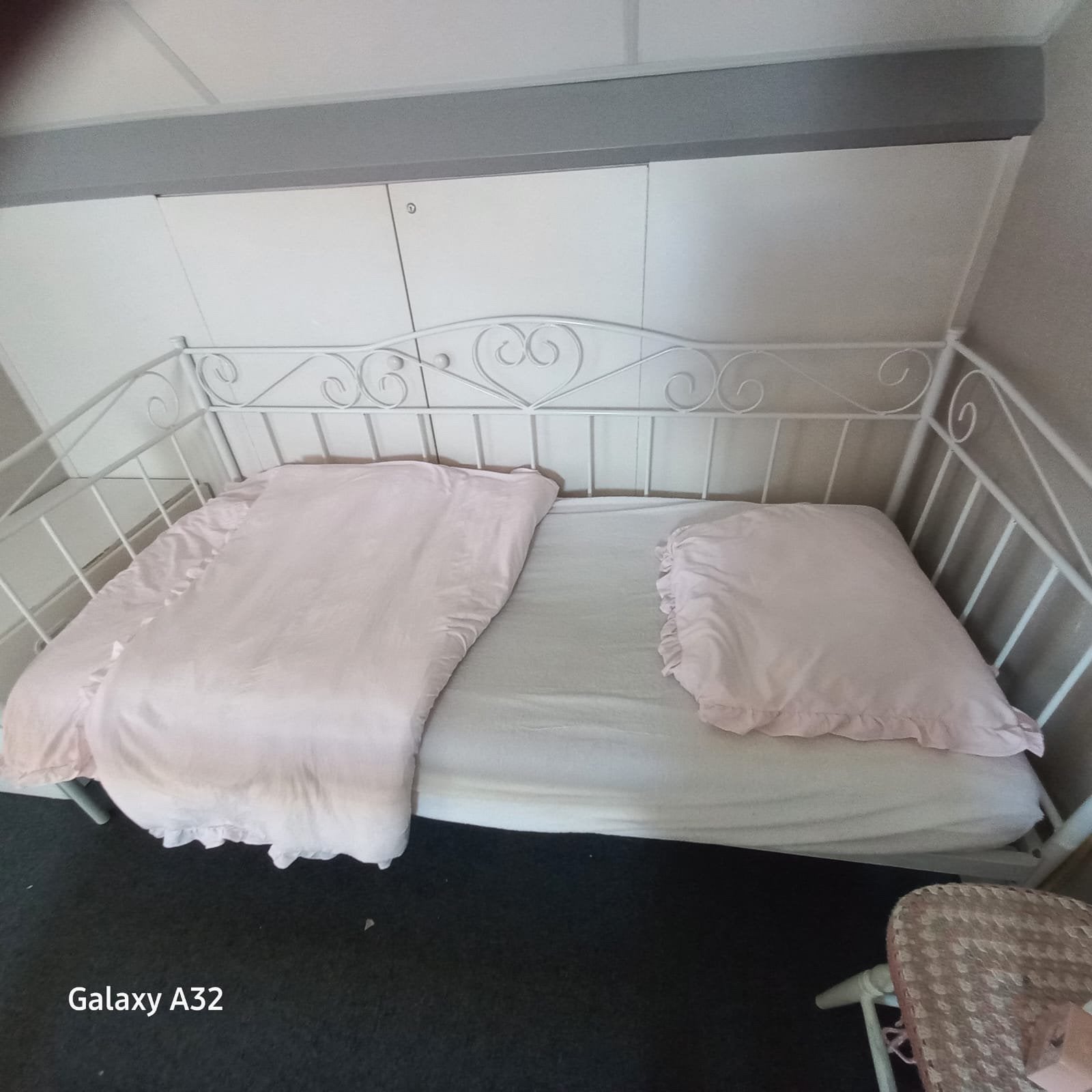 Meiden bed gratis ophalen, Ophalen, Eenpersoons, Wit, Zo goed als nieuw