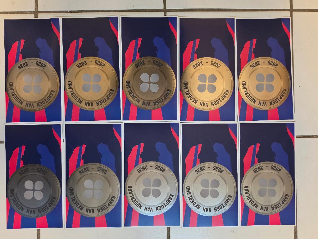 Plus 10 XXL stickers vellen van de schaal, Verzamelen, Supermarktacties, Plus, Ophalen of Verzenden