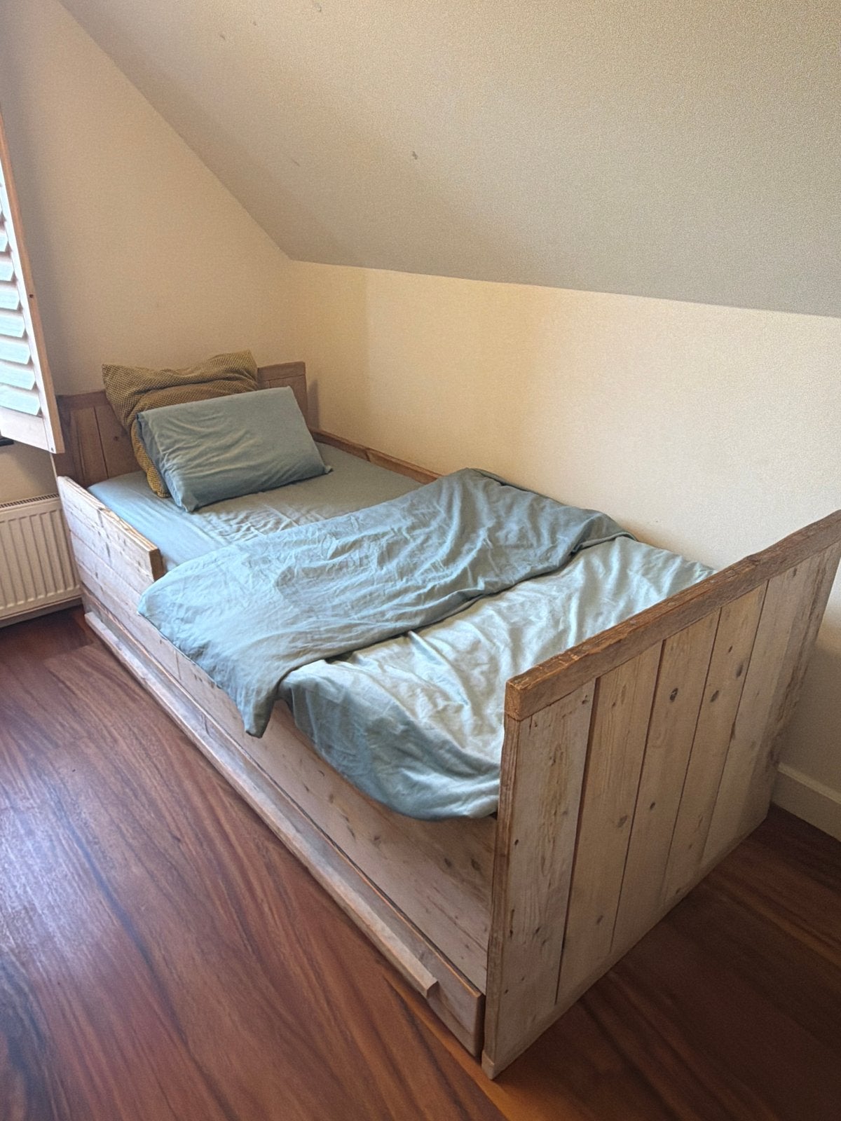 Steigerhouten bed met lade en lattenbodem, Ophalen, Gebruikt, 90 cm, Eenpersoons
