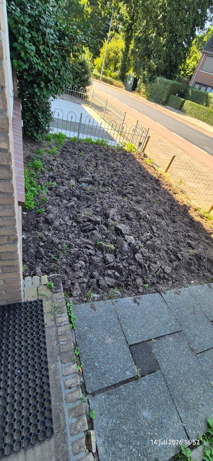 Gratis vruchtbare grondmix met compost en mest, Ophalen