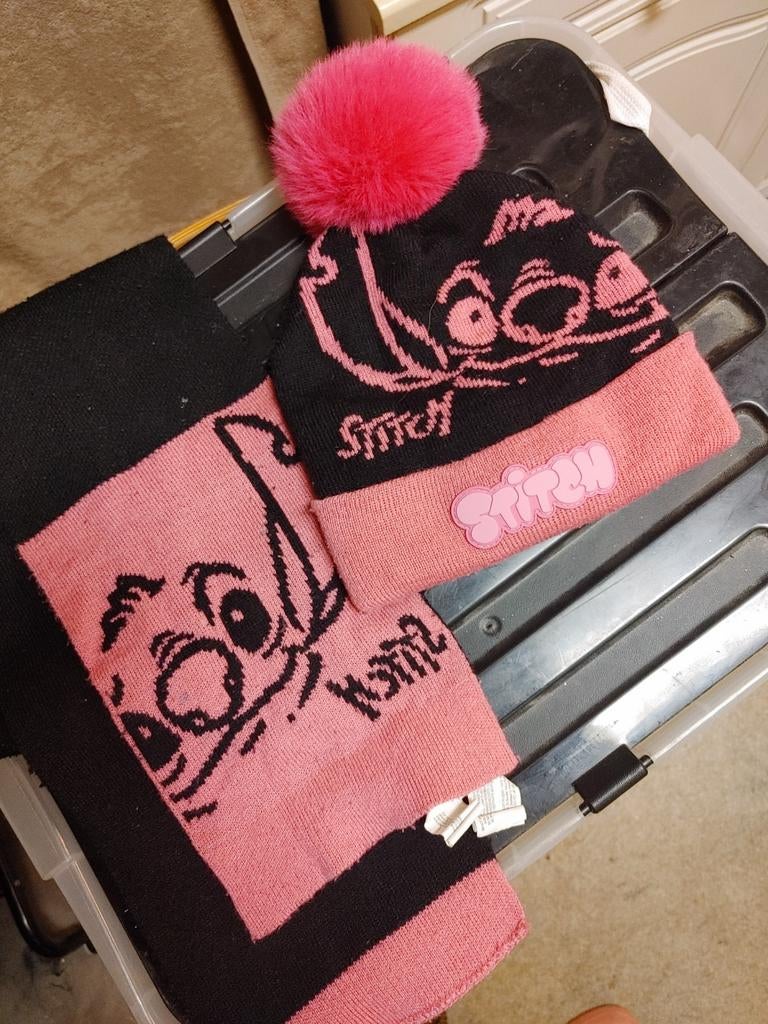Lilo en Stich sjaal en muts, Gebruikt, Ophalen of Verzenden, Primark, 122 t/m 128