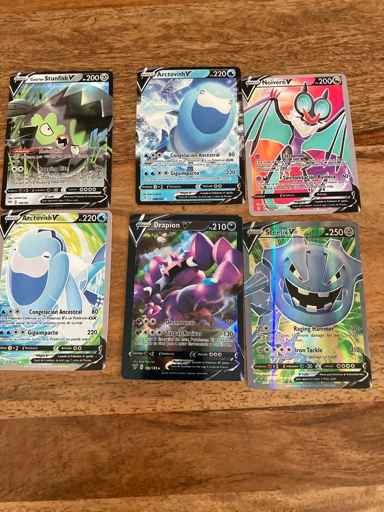 Pokémon V Kaarten - Set van 6 nmr 17, Ophalen of Verzenden, Zo goed als nieuw, Meerdere kaarten, Foil