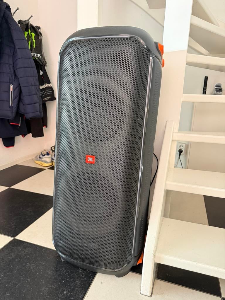 JBL Partybox 710 bedraad, Audio, Tv en Foto, Luidsprekers, Ophalen, JBL, Zo goed als nieuw, 120 watt of meer