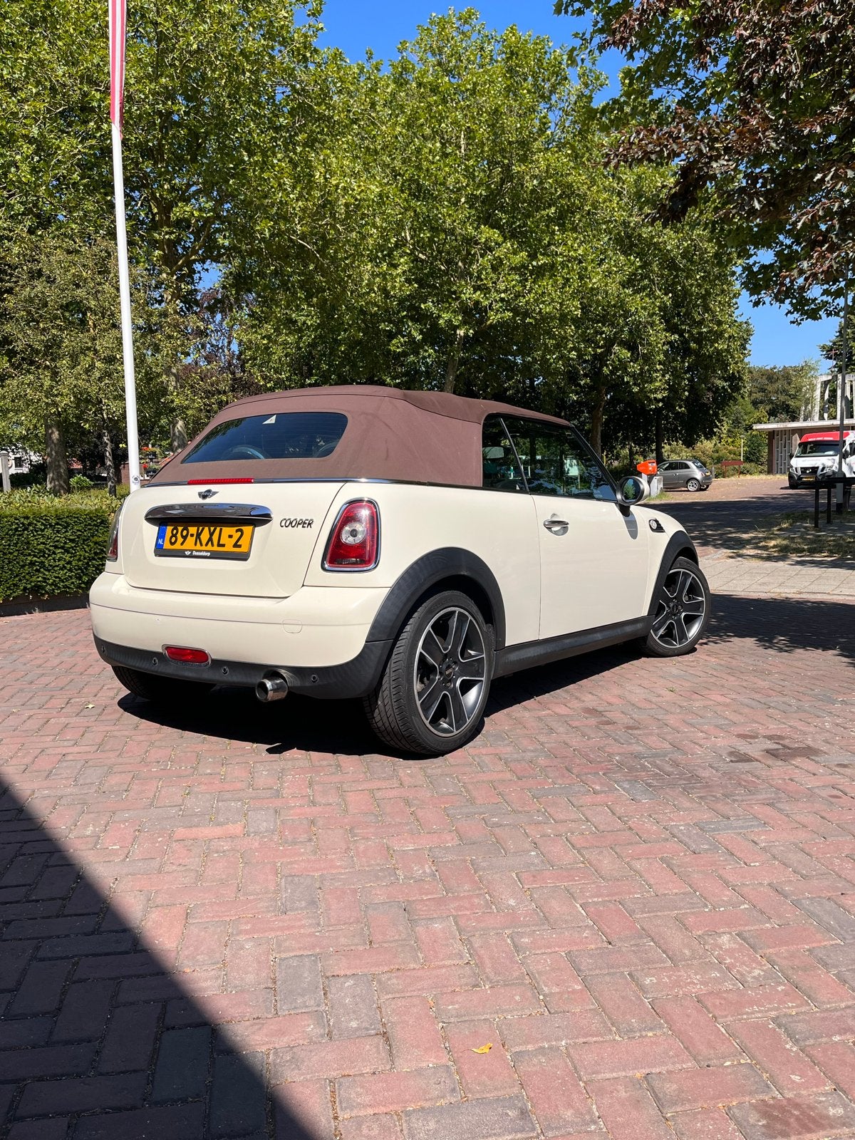 Mini Cabrio 1.6 120pk 2010 Wit, Auto's, Mini, 4 cilinders, Cabriolet, 4 stoelen, Origineel Nederlands